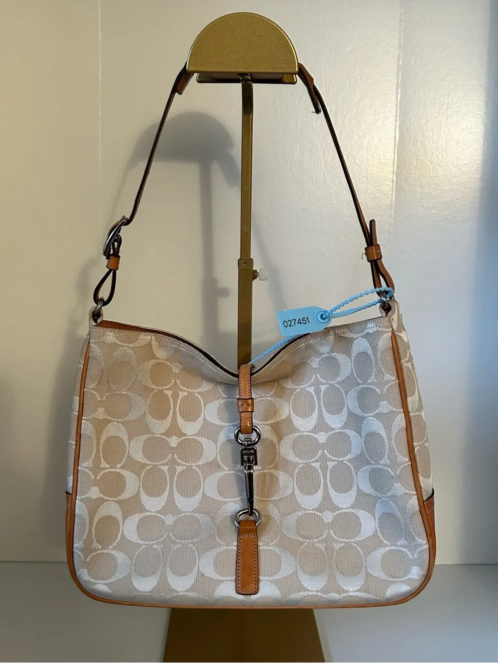 Coach”Hamptons” Signature Clip Hobo bag with Tan Leather Trim